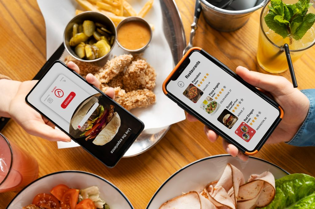zamawianie jedzenia przez smartfona