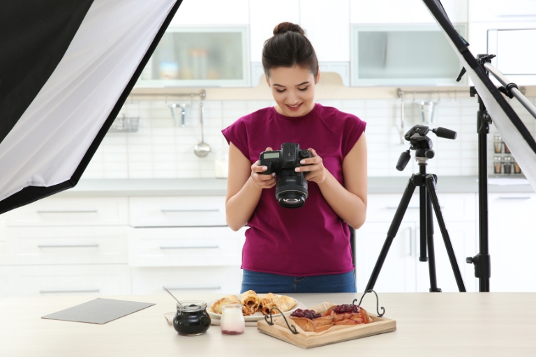 Sprzęt o odpowiednich parametrach stanowi ważny element fotografii kulinarnej.