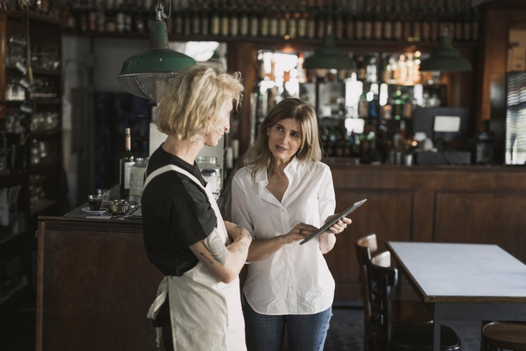 Zadaniem managera restauracji jest też motywowanie zespołu do rozwoju i ciężkiej pracy.